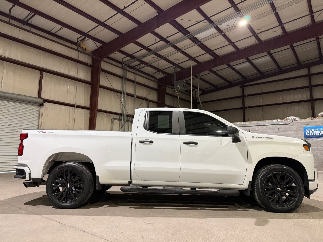 Used 2020 Chevrolet Silverado 1500 Custom w/ Custom Value Package AWD/4WD image 4