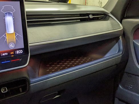 New 2025 Volkswagen ID. Buzz Pro S image 19