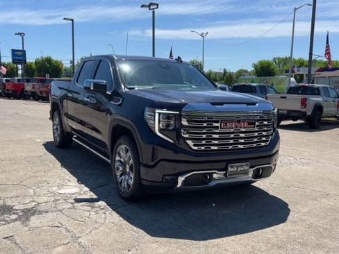 Used 2024 GMC Sierra 1500 Denali w/ Denali Reserve Package AWD/4WD image 3