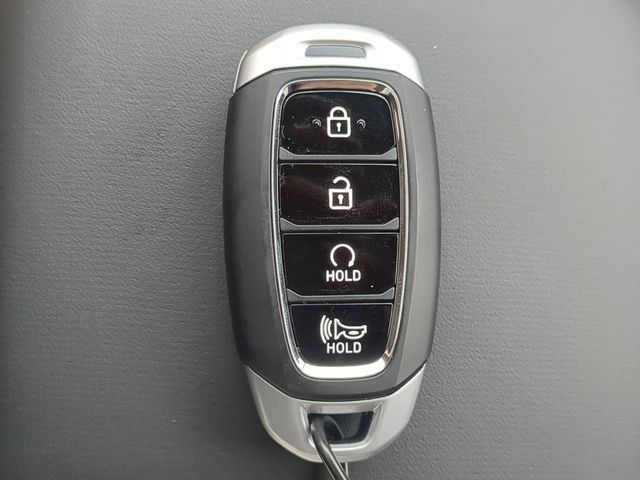 Used 2026 Hyundai Venue SEL FWD image 27