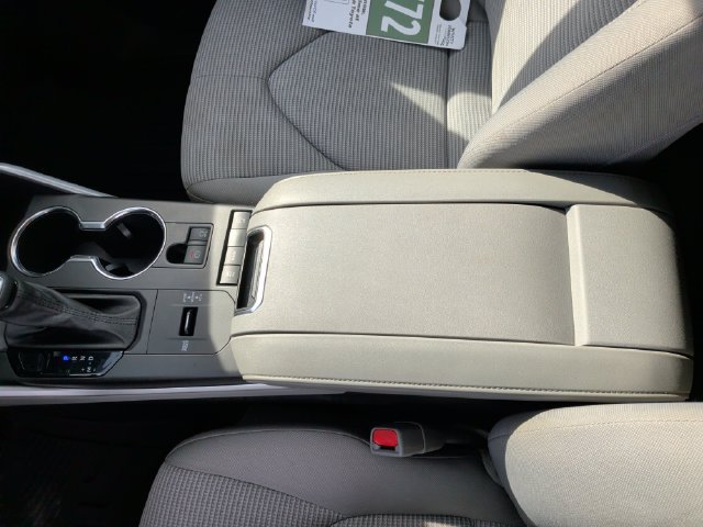 Used 2022 Toyota Highlander LE FWD image 23