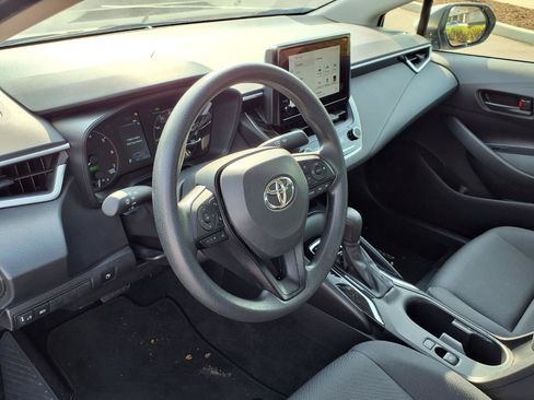 Certified 2025 Toyota Corolla LE FWD image 5