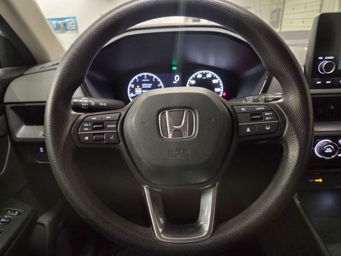 Used 2023 Honda CR-V LX image 17