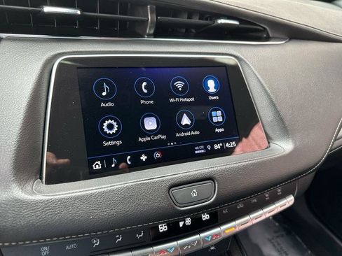 Used 2023 Cadillac XT4 Premium Luxury FWD image 17