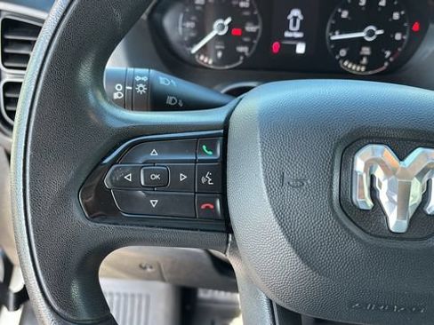 Used 2025 RAM ProMaster 2500 w/ Convenience Group FWD image 21