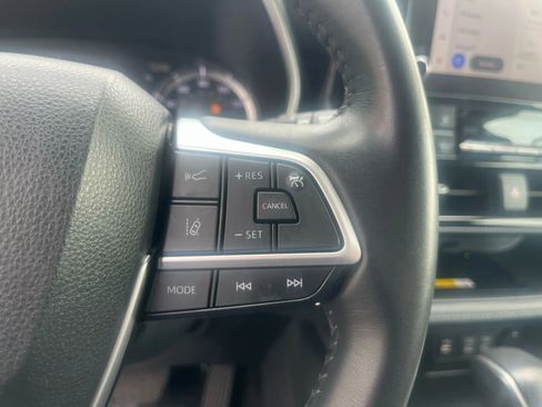 Used 2024 Toyota Highlander XSE image 21