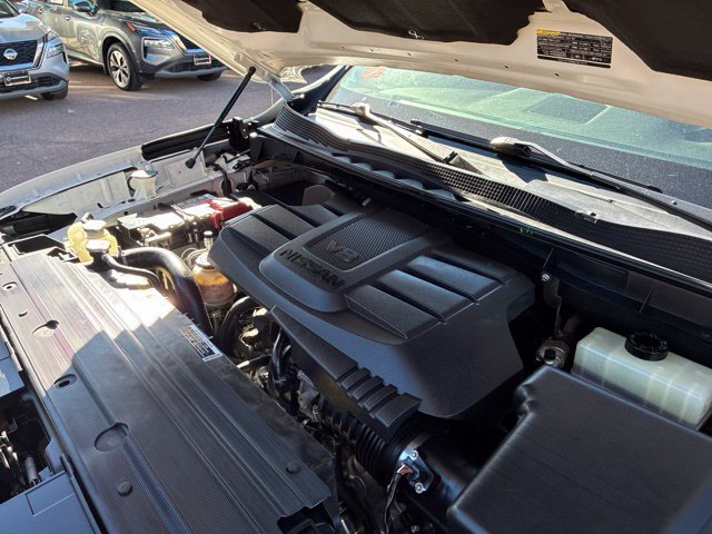 Used 2021 Nissan Titan PRO-4X w/ Pro-4x Utility Package AWD/4WD image 12