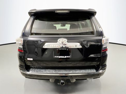 Used 2022 Toyota 4Runner Limited AWD/4WD image 6