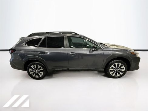 Certified 2025 Subaru Outback Limited AWD/4WD image 4