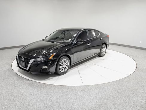 Used 2022 Nissan Altima 2.5 S FWD image 32