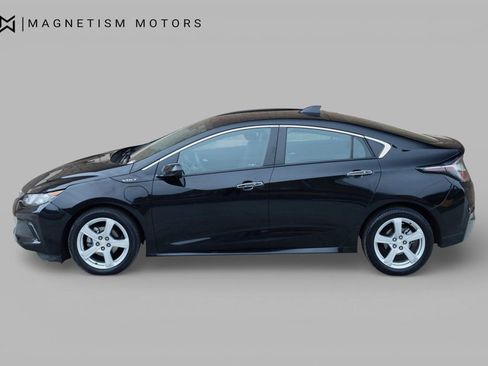Used 2018 Chevrolet Volt LT image 2