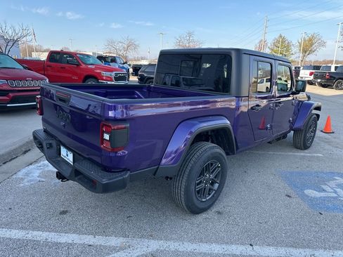 New 2026 Jeep Gladiator Sport image 30