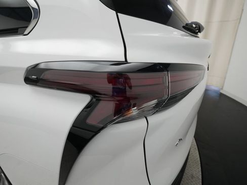 Used 2023 Toyota Sienna LE FWD image 31