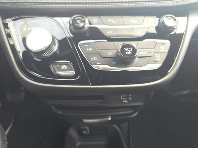 New 2027 Chrysler Pacifica Select AWD/4WD image 24
