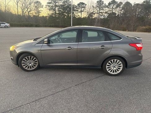 Used 2012 Ford Focus Titanium image 2