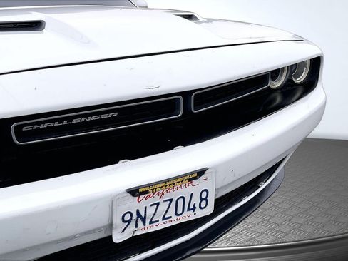 Used 2016 Dodge Challenger SXT RWD image 28