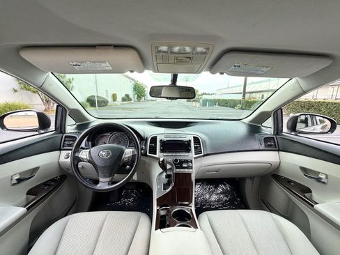 Used 2012 Toyota Venza LE AWD/4WD image 14