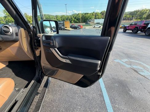 Used 2012 Jeep Wrangler Sahara w/ Connectivity Group AWD/4WD image 34