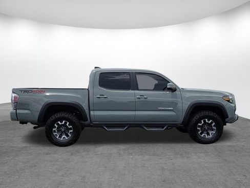 Used 2023 Toyota Tacoma TRD Off-Road w/ TRD Premium Off Road Package AWD/4WD image 3