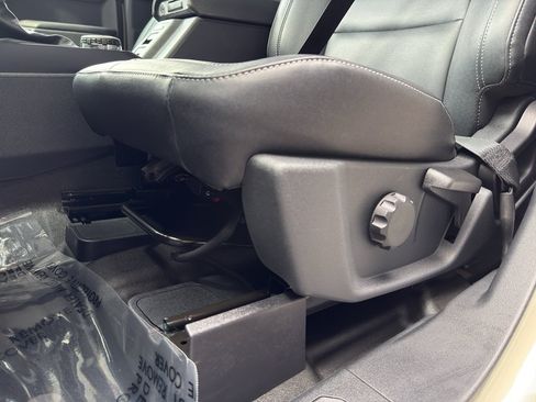 New 2026 Ford Bronco Big Bend w/ Black Diamond Package AWD/4WD image 17