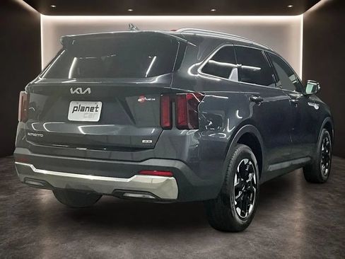 Used 2024 Kia Sorento S AWD/4WD image 7