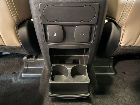 Used 2023 Ford Explorer XLT w/ Equipment Group 202A AWD/4WD image 18
