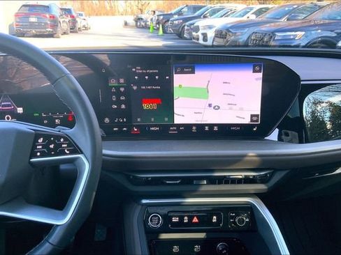 Used 2025 Audi Q5 Premium w/ Convenience Package image 6