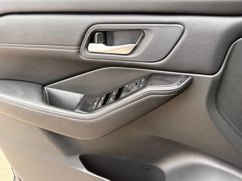 Certified 2026 Nissan Rogue SV w/ SV Premium Package image 25