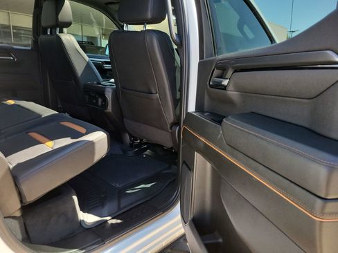 Certified 2025 GMC Sierra 1500 AT4 w/ AT4 Premium Package AWD/4WD image 28