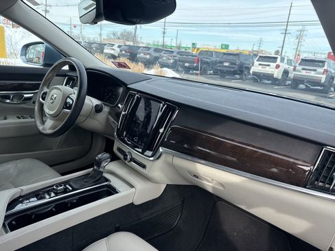 Used 2017 Volvo S90 T6 Momentum w/ Vision Package image 14