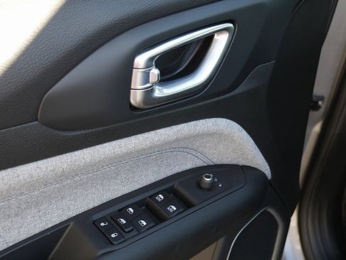 Used 2024 Jeep Compass Latitude w/ Sun and Sound Group image 13