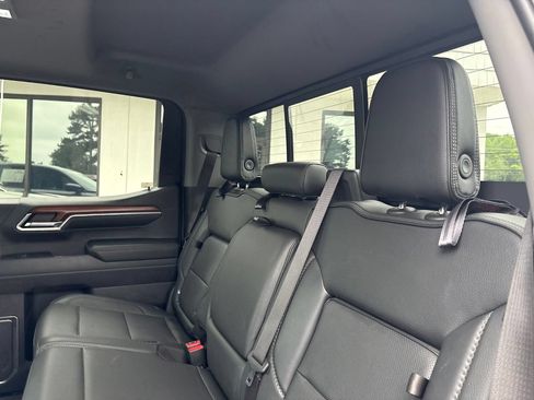 Used 2023 GMC Sierra 1500 Denali AWD/4WD image 4