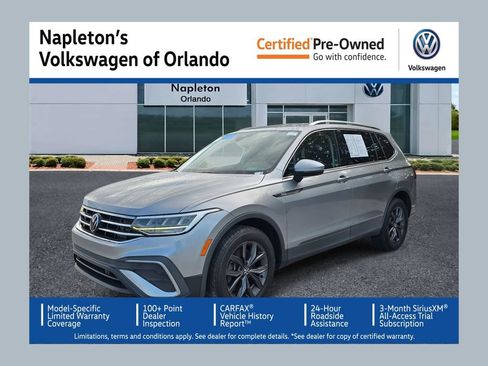 Certified 2022 Volkswagen Tiguan SE image 1