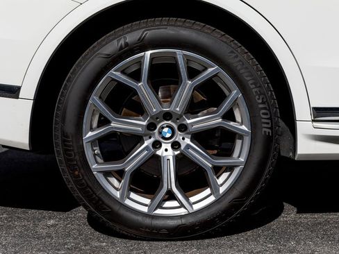 Used 2025 BMW X7 xDrive40i image 16