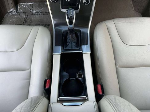 Used 2015 Volvo XC60 T5 Premier image 7