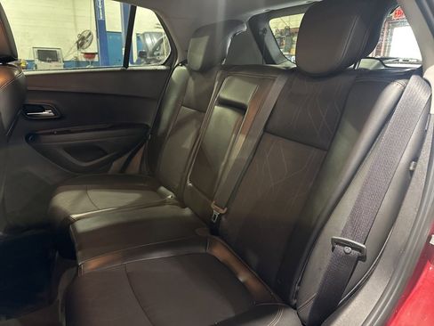 Used 2019 Chevrolet Trax LT w/ LT Convenience Package image 30