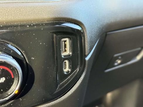 Used 2024 GMC Sierra 3500 SLE image 29