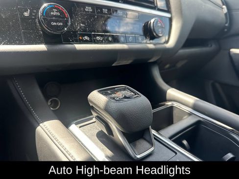 Used 2025 Nissan Pathfinder SV w/ SV Premium Package FWD image 19