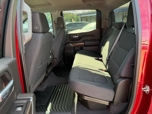 Used 2020 Chevrolet Silverado 1500 RST w/ RST Value Package AWD/4WD image 16