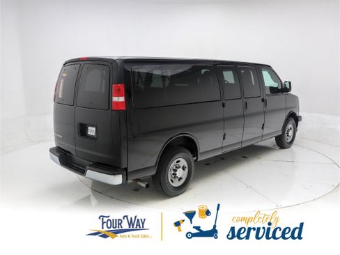 Used 2017 Chevrolet Express 3500 LT w/ LT Preferred Equipment Group image 4