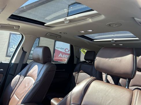 Used 2018 Buick Enclave Avenir w/ Avenir Technology Package AWD/4WD image 19