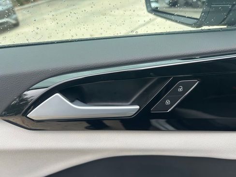 Certified 2025 Volkswagen Taos S image 49