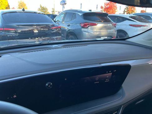 Used 2025 Buick Encore GX Preferred image 18