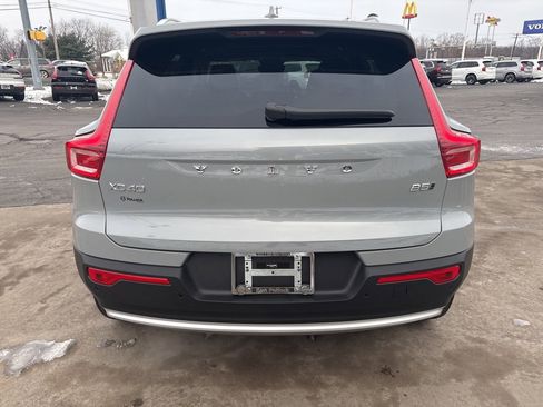 Certified 2025 Volvo XC40 B5 Plus image 6