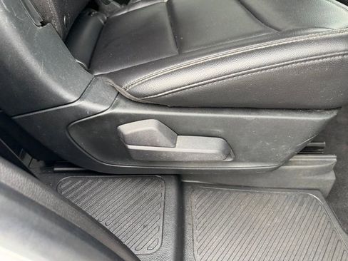 Used 2020 Ford Explorer XLT w/ Equipment Group 202A RWD image 34