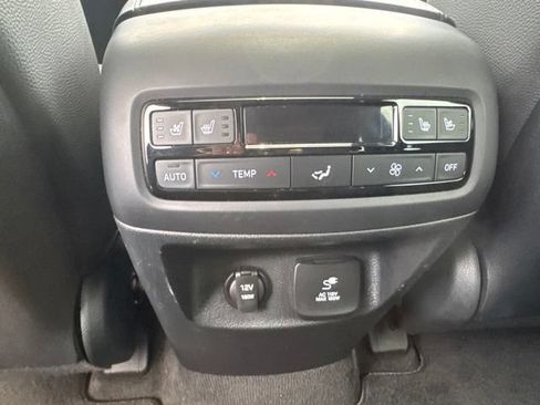 Used 2024 Hyundai Palisade Limited FWD image 19
