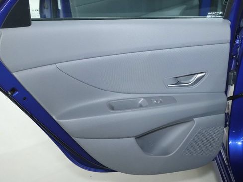 Used 2024 Hyundai Elantra SE FWD image 13