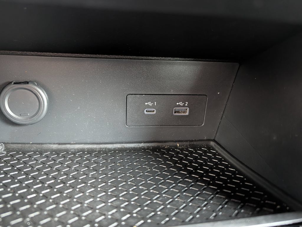 Used 2025 Nissan Pathfinder SV AWD/4WD image 27