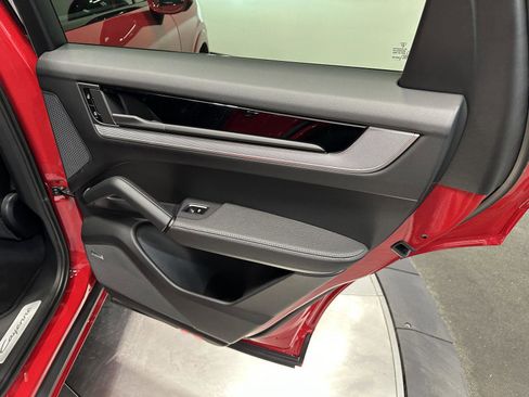 Certified 2026 Porsche Cayenne Coupe image 39