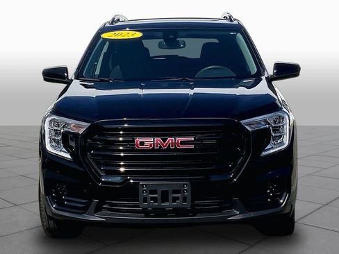 Used 2023 GMC Terrain SLE w/ Driver Convenience Package AWD/4WD image 4
